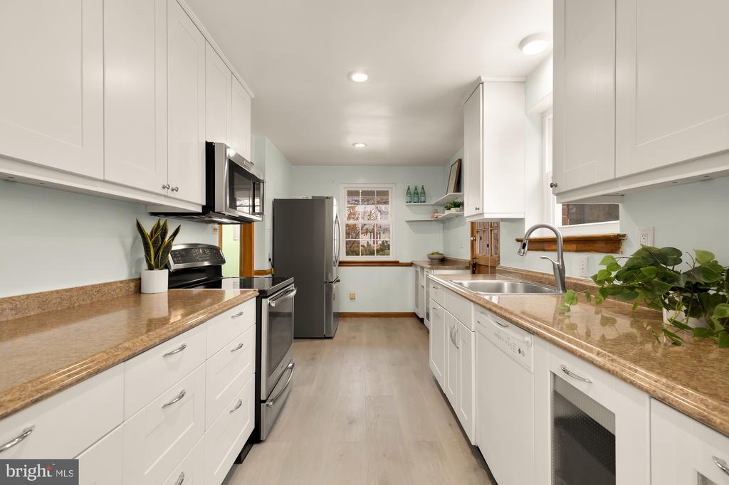 1102 DALE DRIVE
