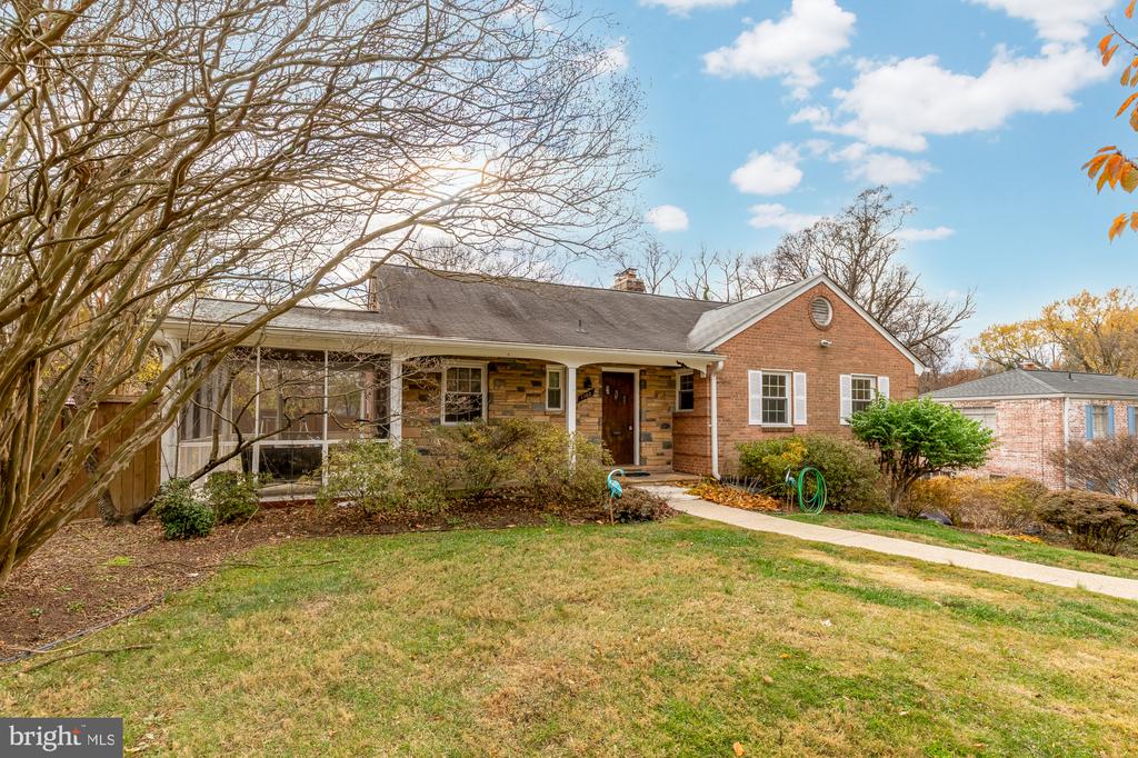 1102 DALE DRIVE