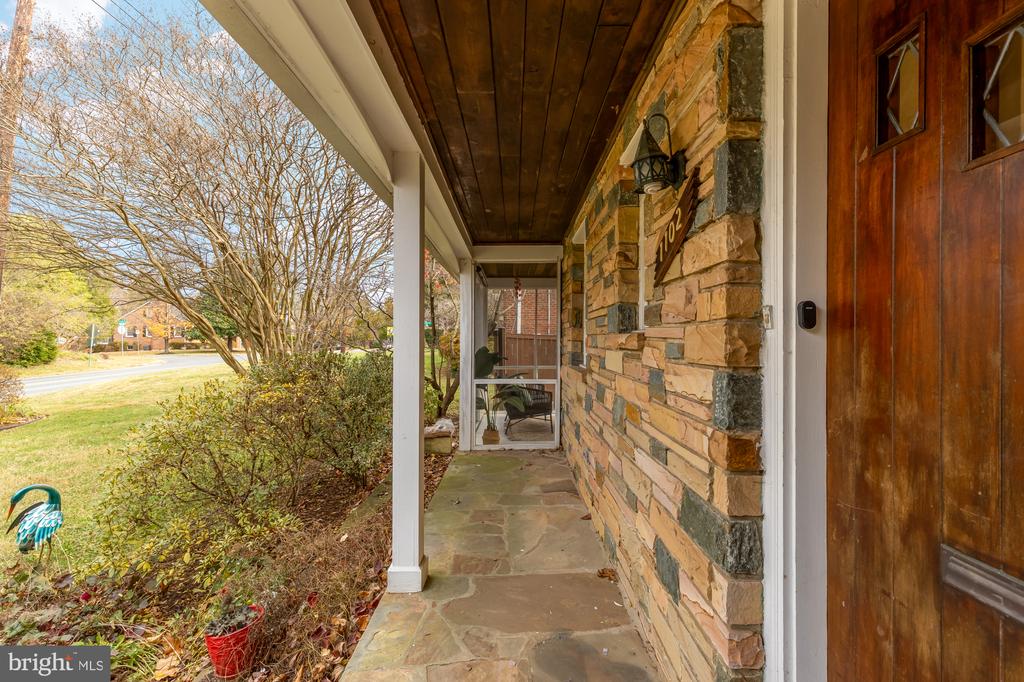 1102 DALE DRIVE