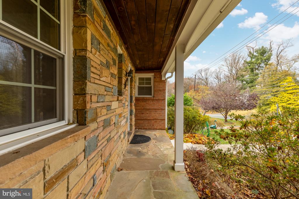 1102 DALE DRIVE