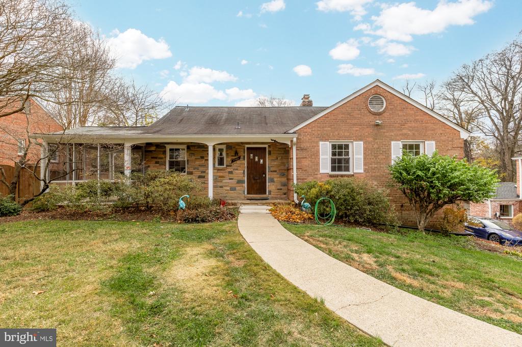 1102 DALE DRIVE