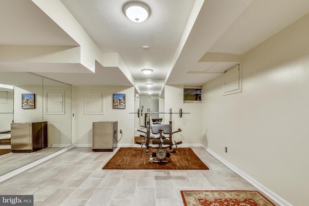 10605 RIVER OAKS LANE