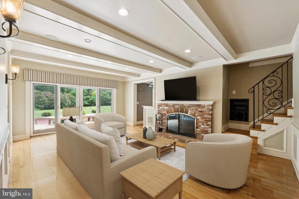 10605 RIVER OAKS LANE