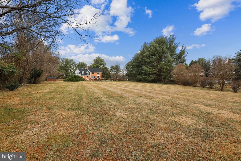 10605 RIVER OAKS LANE