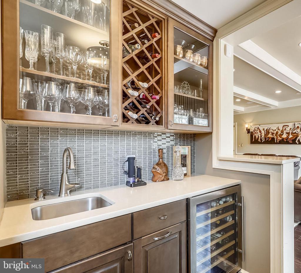 10605 RIVER OAKS LANE