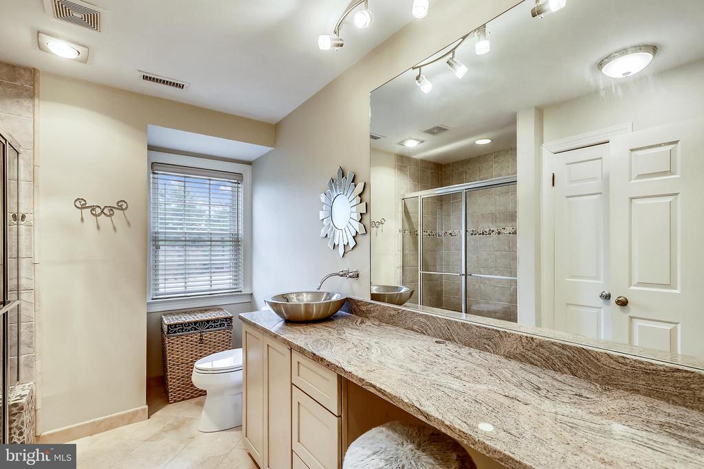 10605 RIVER OAKS LANE