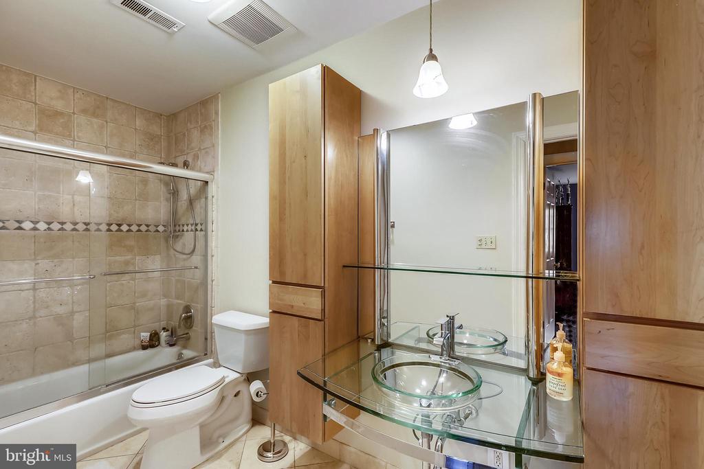 10605 RIVER OAKS LANE