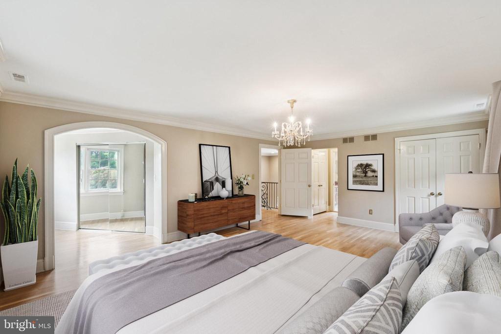 10605 RIVER OAKS LANE