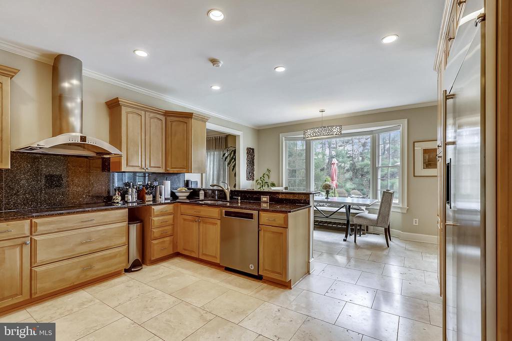 10605 RIVER OAKS LANE