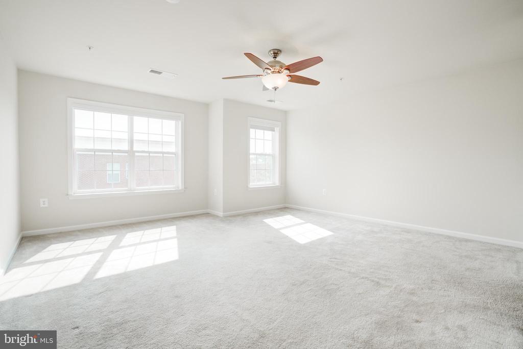 11605 GEORGIA AVENUE Unit: 11605