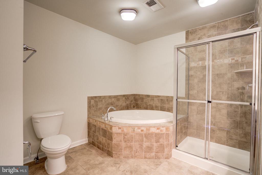 11605 GEORGIA AVENUE Unit: 11605