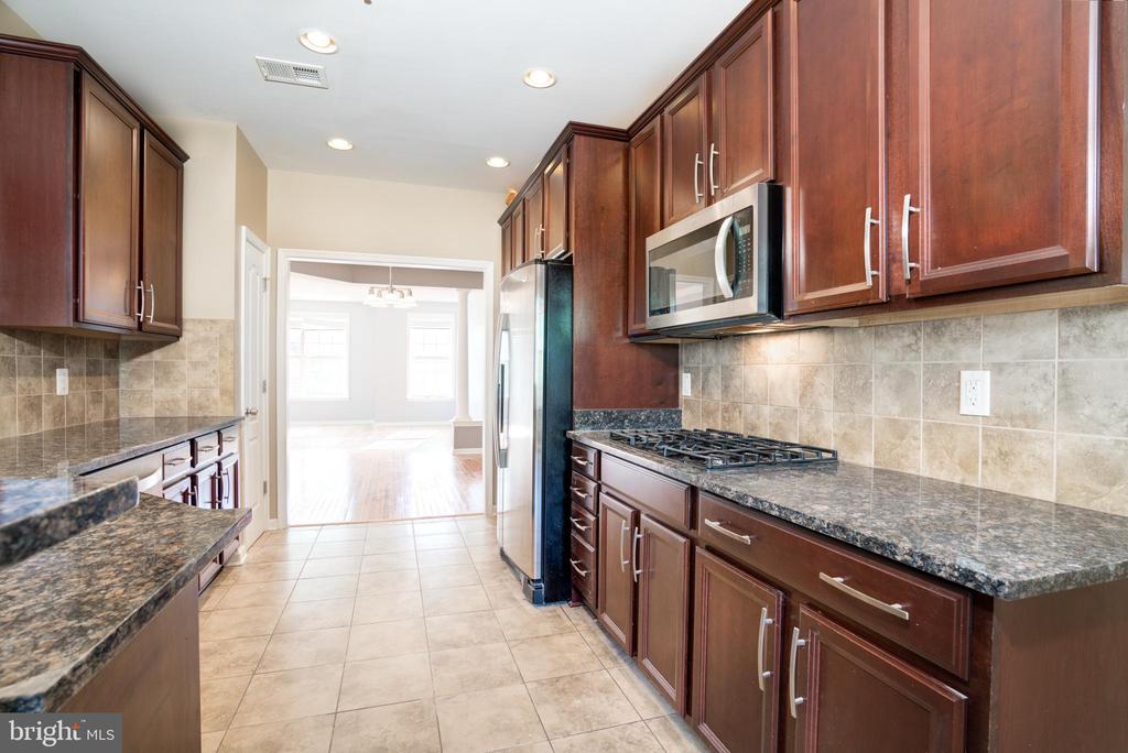 11605 GEORGIA AVENUE Unit: 11605