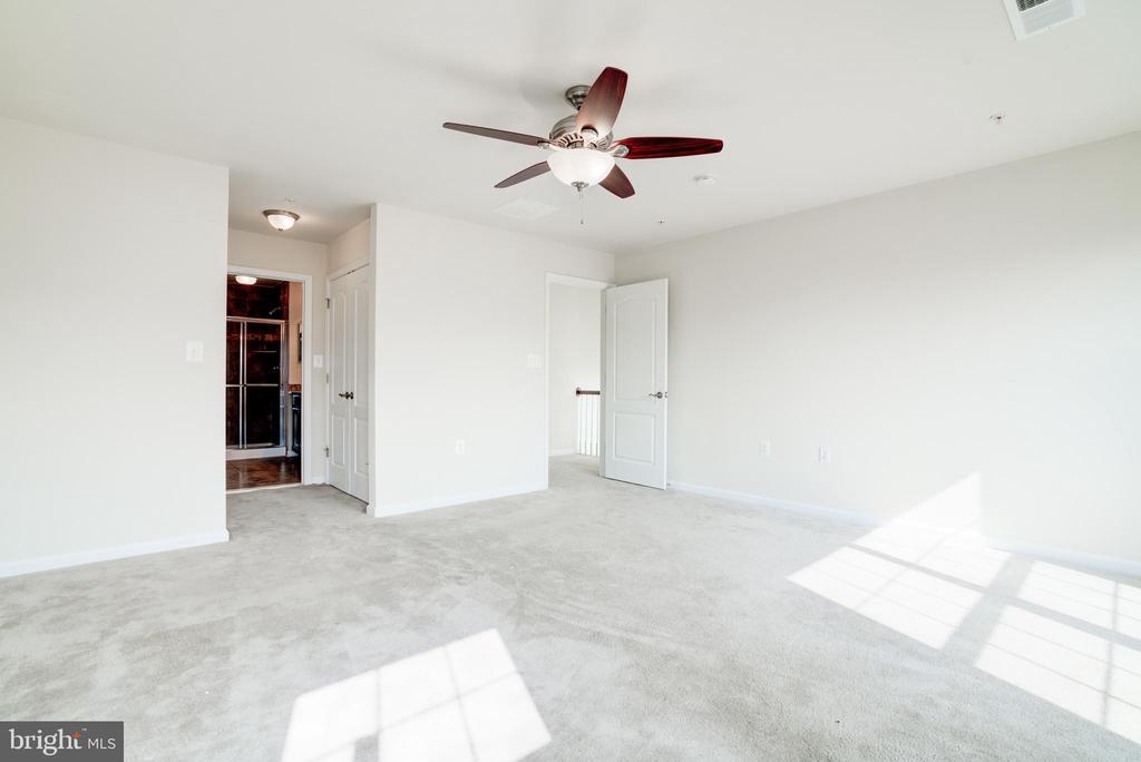 11605 GEORGIA AVENUE Unit: 11605