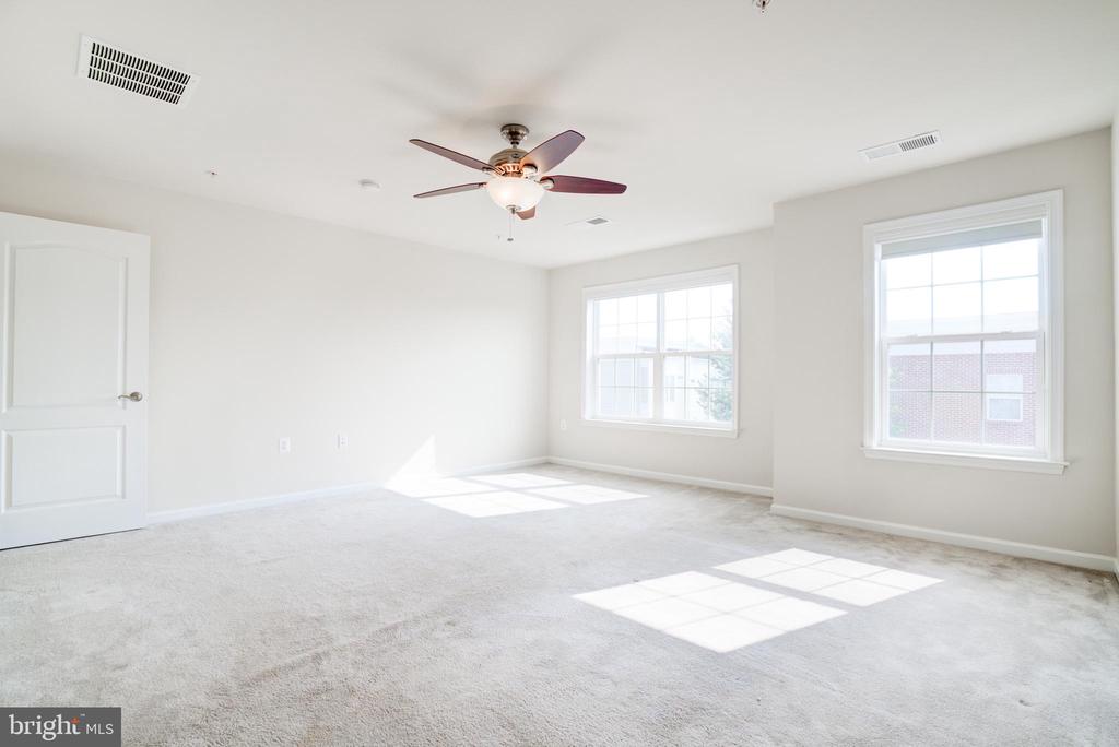 11605 GEORGIA AVENUE Unit: 11605
