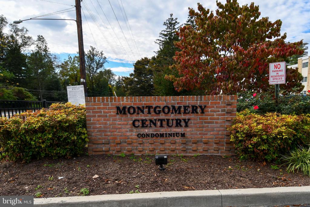 3225 UNIVERSITY BOULEVARD W Unit: 22