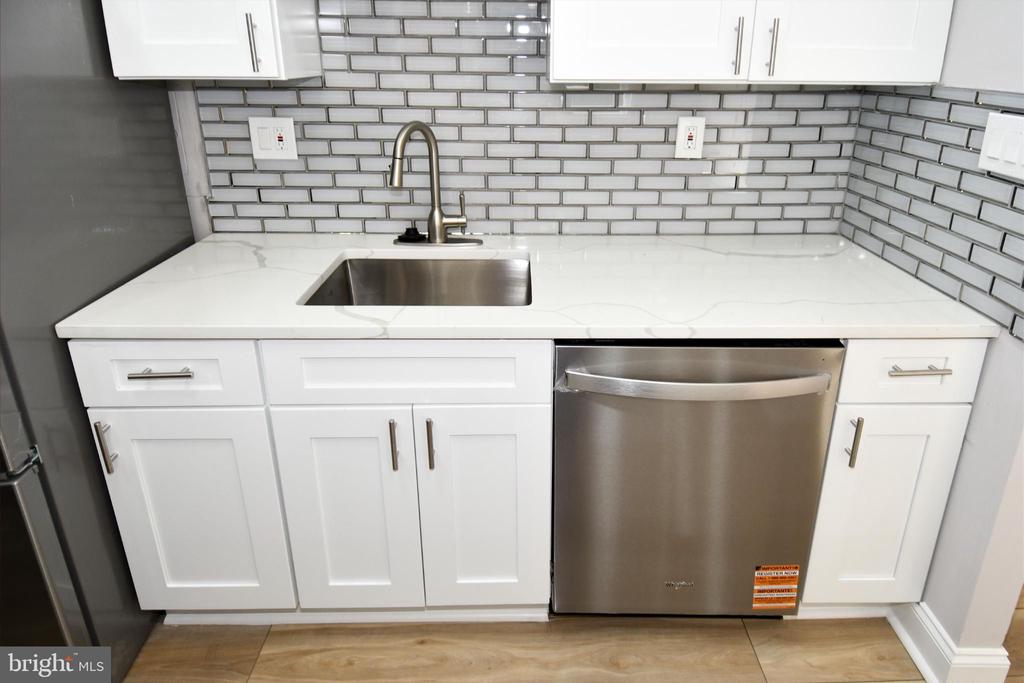 3225 UNIVERSITY BOULEVARD W Unit: 22