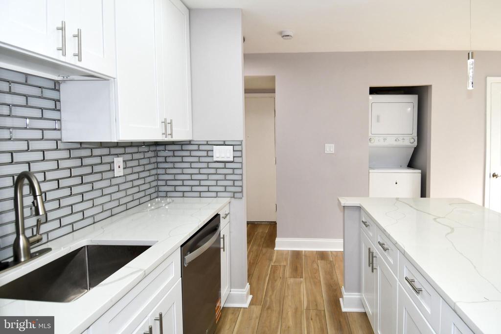 3225 UNIVERSITY BOULEVARD W Unit: 22