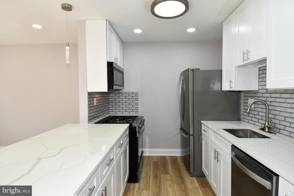 3225 UNIVERSITY BOULEVARD W Unit: 22