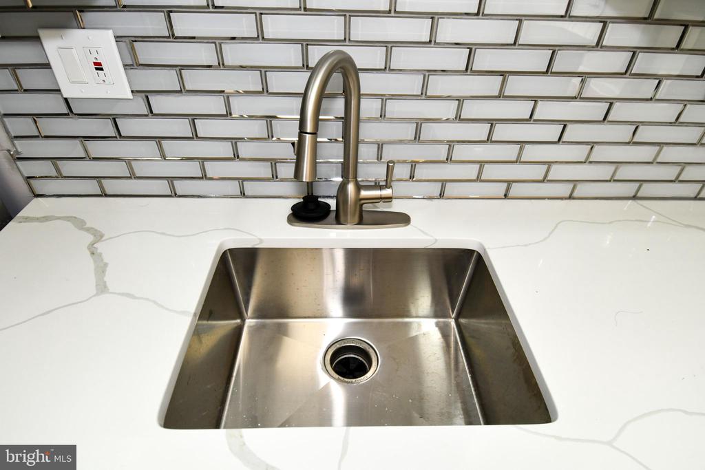 3225 UNIVERSITY BOULEVARD W Unit: 22