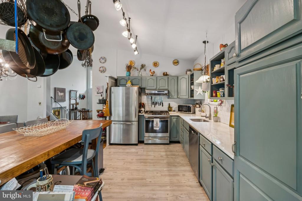 11411 CAM COURT