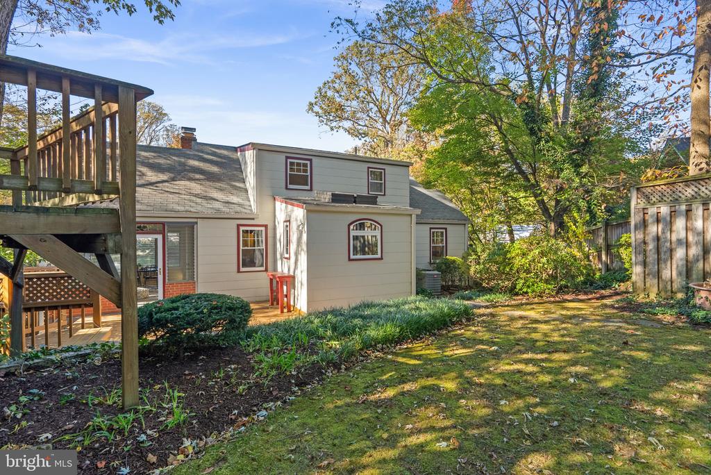 10319 CHERRY TREE LANE
