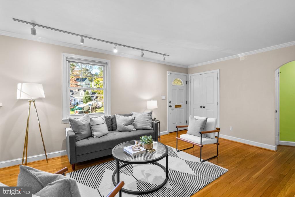 10319 CHERRY TREE LANE