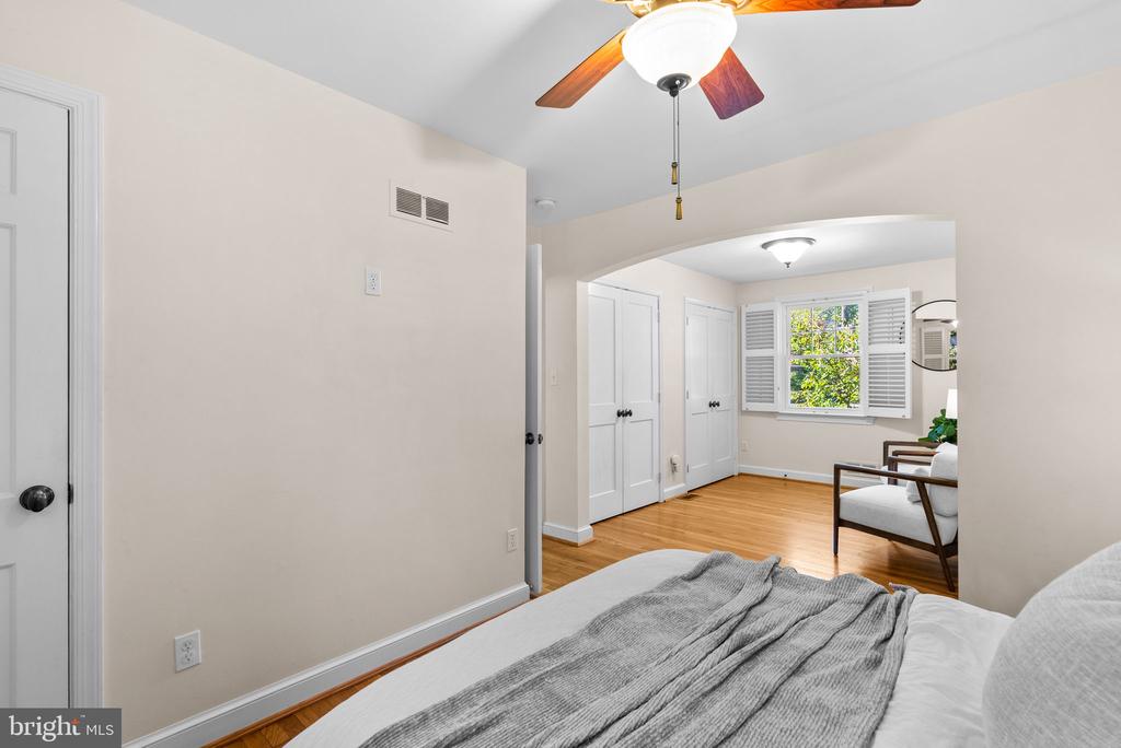 10319 CHERRY TREE LANE