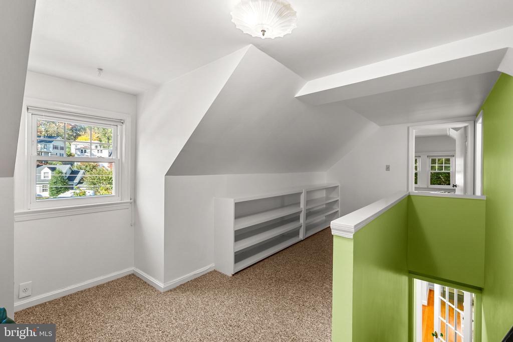 10319 CHERRY TREE LANE