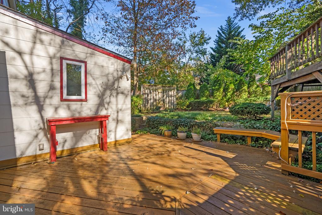 10319 CHERRY TREE LANE