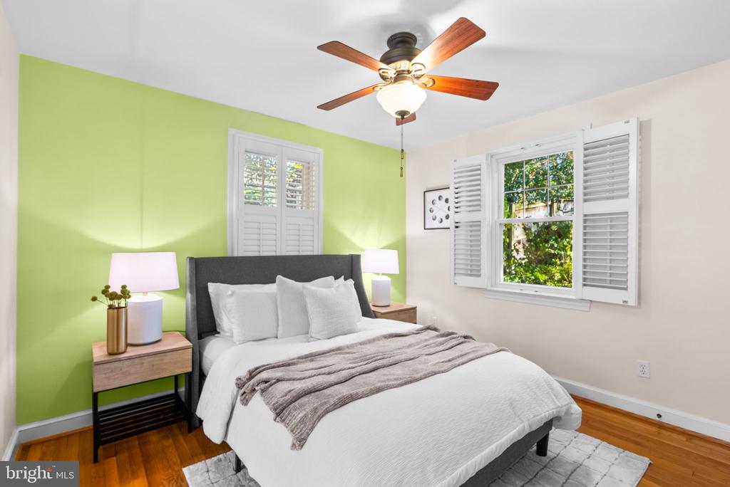 10319 CHERRY TREE LANE