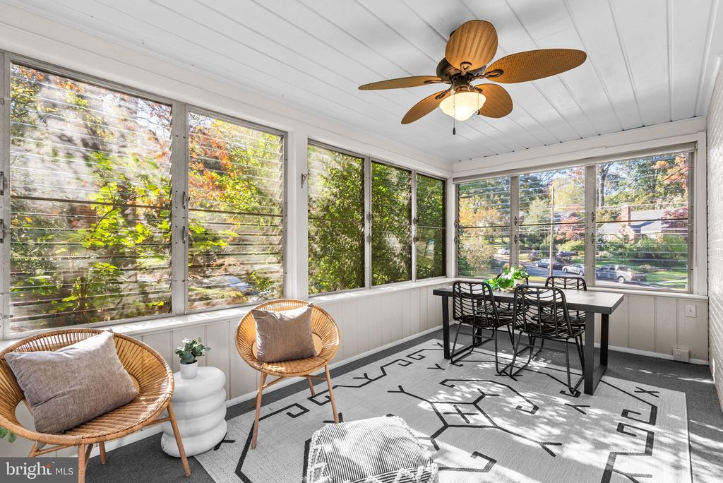10319 CHERRY TREE LANE