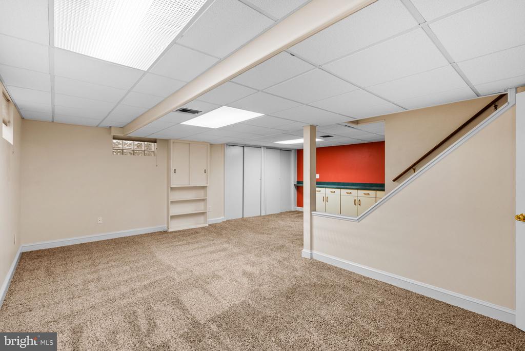10319 CHERRY TREE LANE