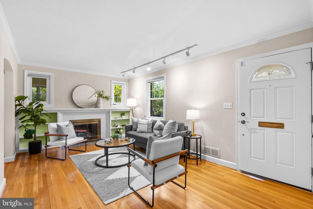 10319 CHERRY TREE LANE