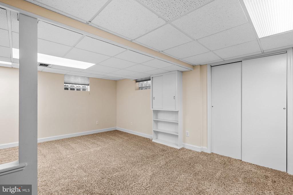 10319 CHERRY TREE LANE