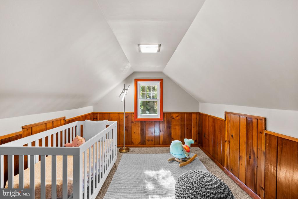 10319 CHERRY TREE LANE