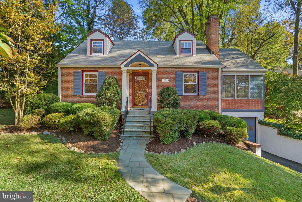 10319 CHERRY TREE LANE