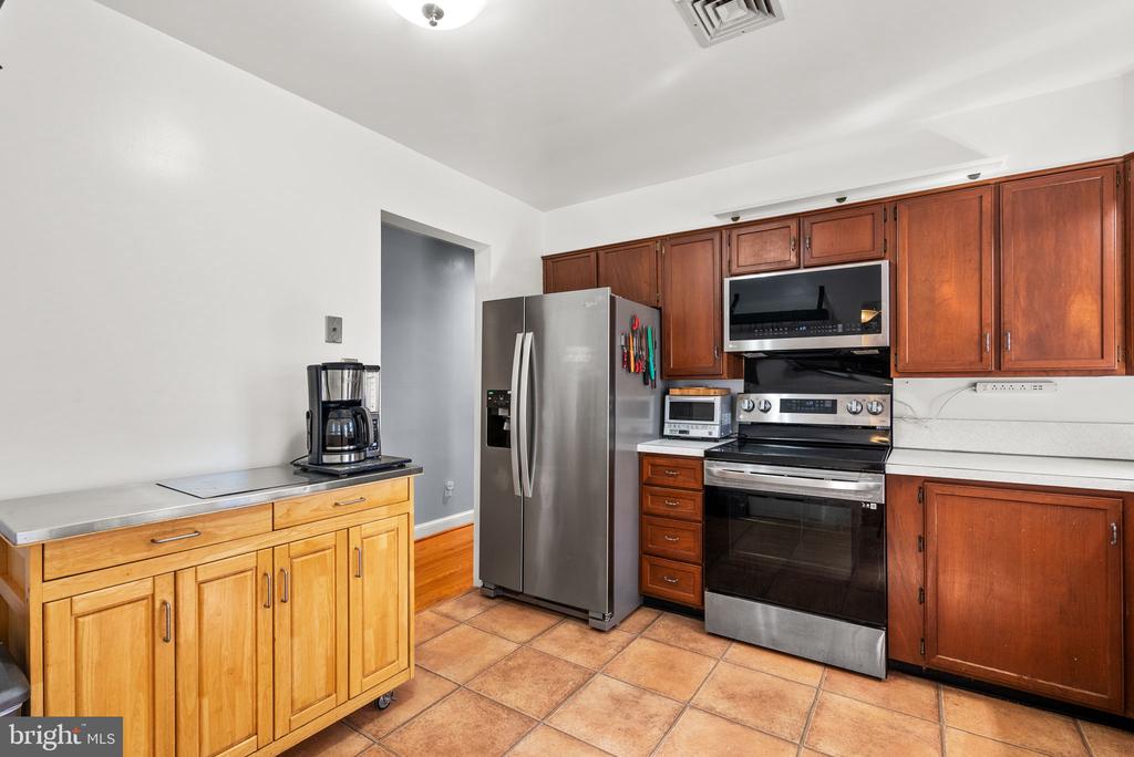 3122 HELSEL DRIVE
