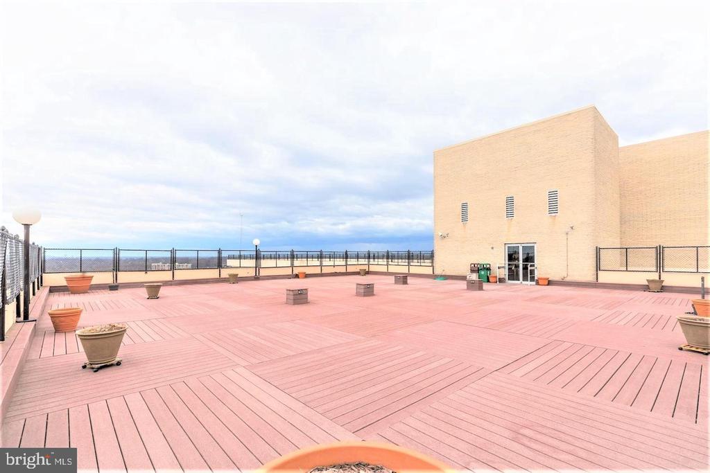 5500 FRIENDSHIP BOULEVARD Unit: 816N