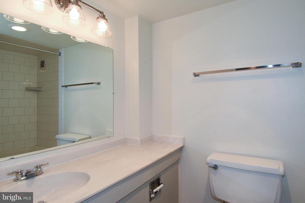 5500 FRIENDSHIP BOULEVARD Unit: 816N