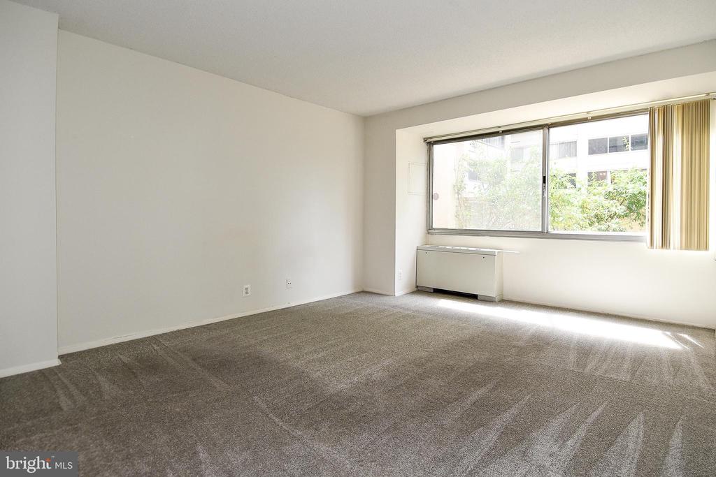 5500 FRIENDSHIP BOULEVARD Unit: 816N