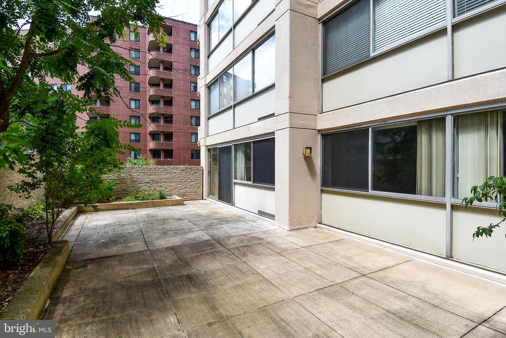 5500 FRIENDSHIP BOULEVARD Unit: 816N