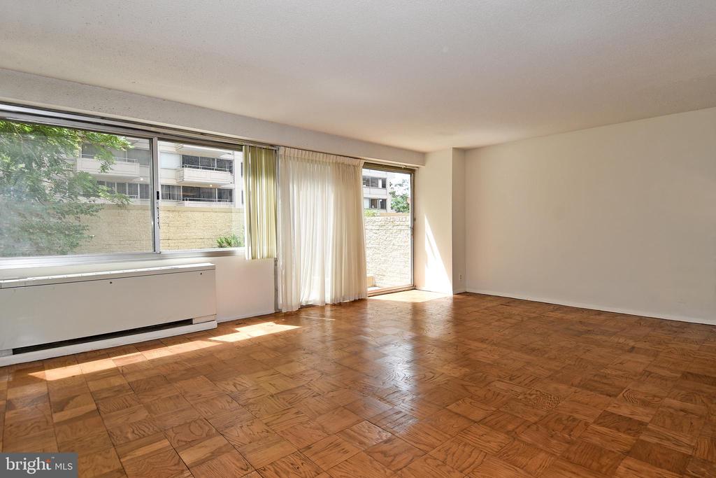 5500 FRIENDSHIP BOULEVARD Unit: 816N