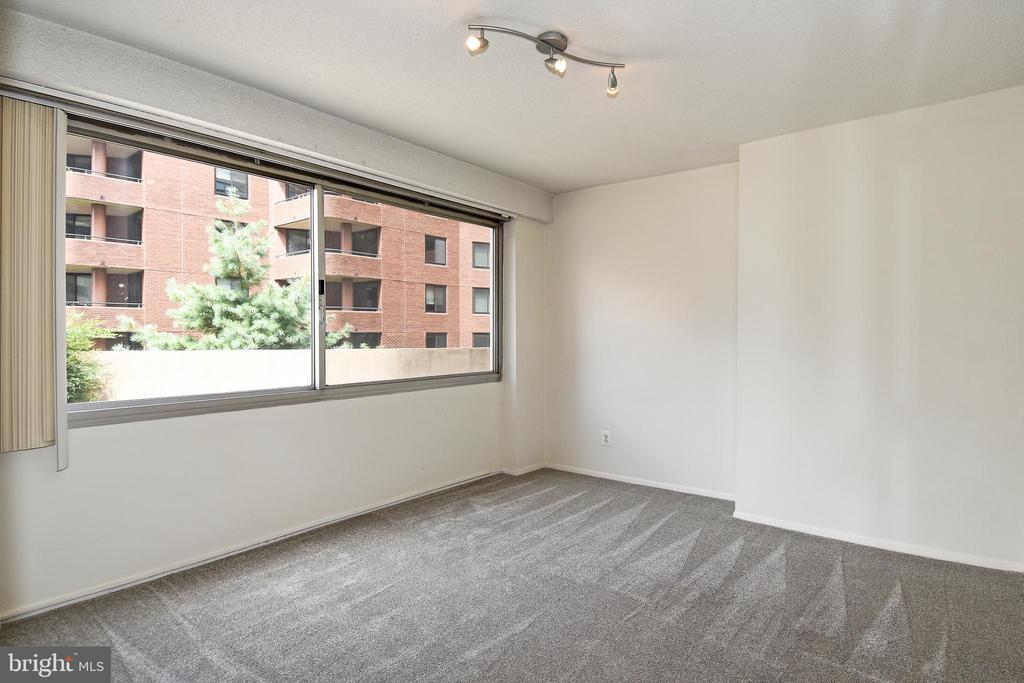 5500 FRIENDSHIP BOULEVARD Unit: 816N