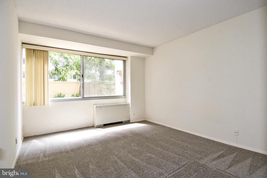 5500 FRIENDSHIP BOULEVARD Unit: 816N