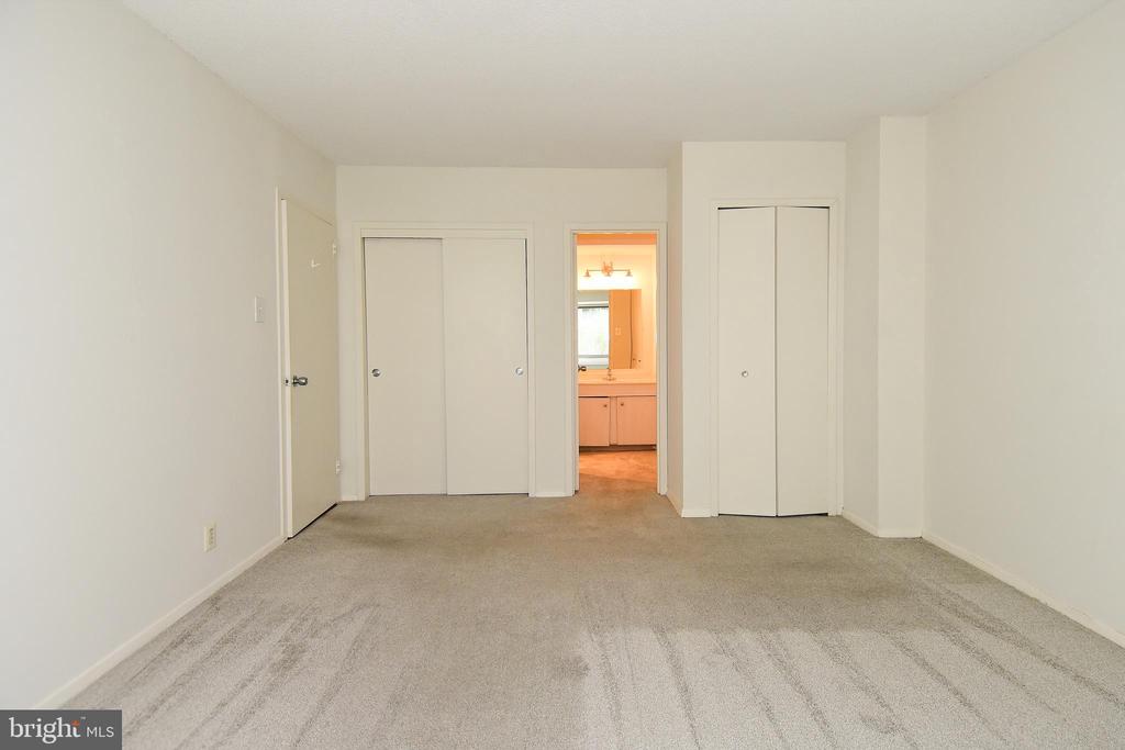 5500 FRIENDSHIP BOULEVARD Unit: 816N