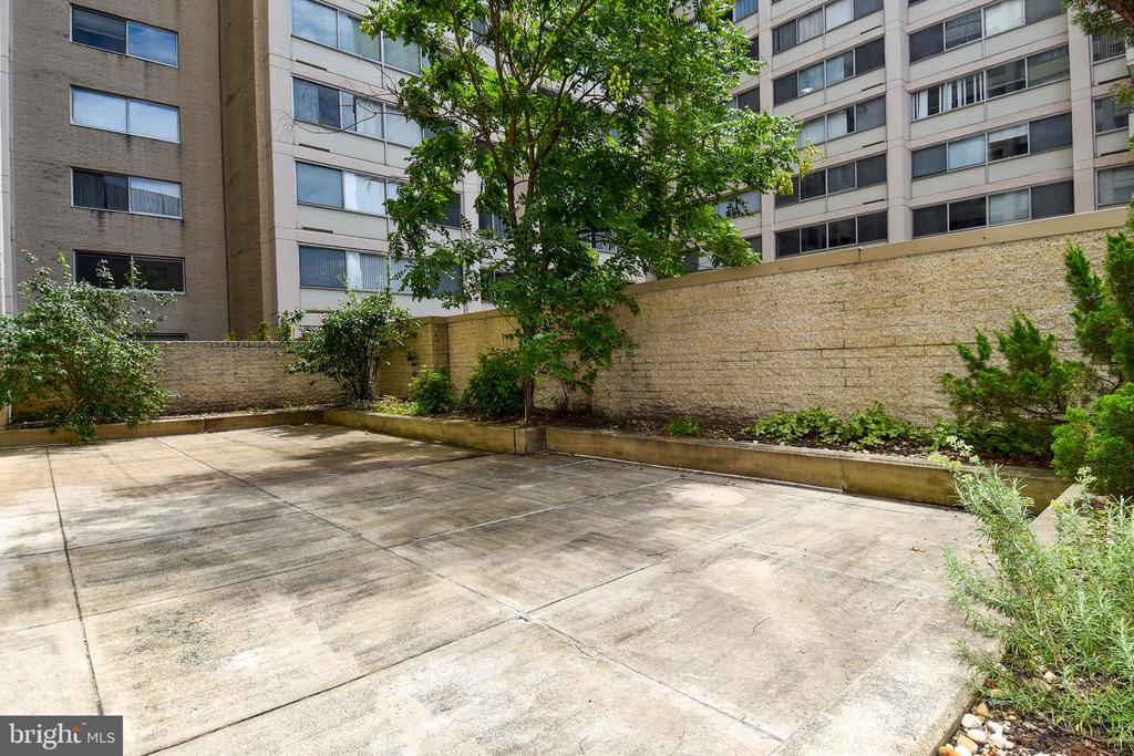 5500 FRIENDSHIP BOULEVARD Unit: 816N