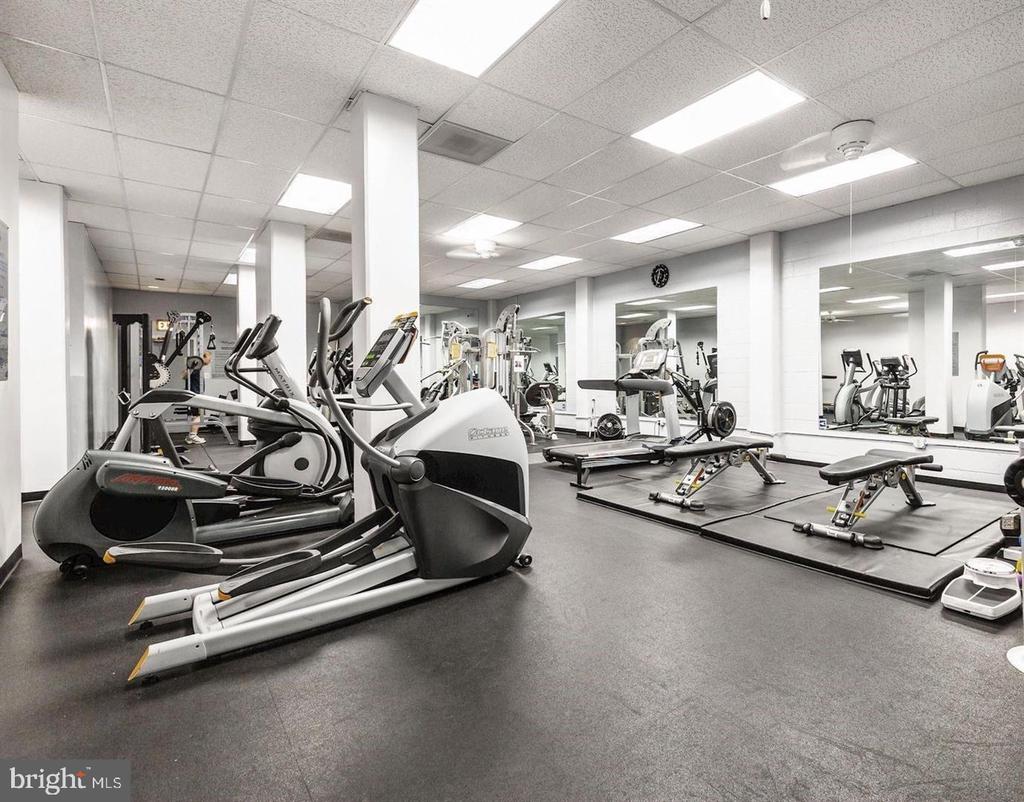 5500 FRIENDSHIP BOULEVARD Unit: 816N