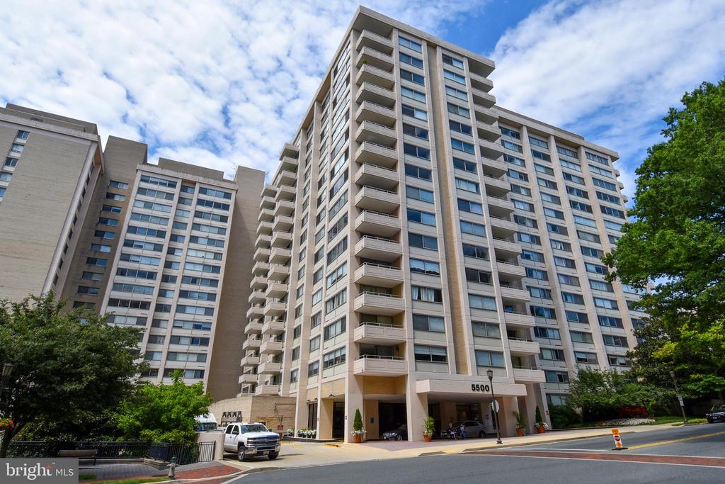 5500 FRIENDSHIP BOULEVARD Unit: 816N