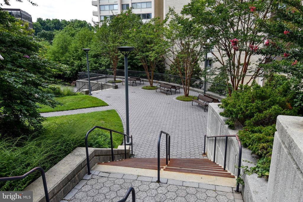 5500 FRIENDSHIP BOULEVARD Unit: 816N