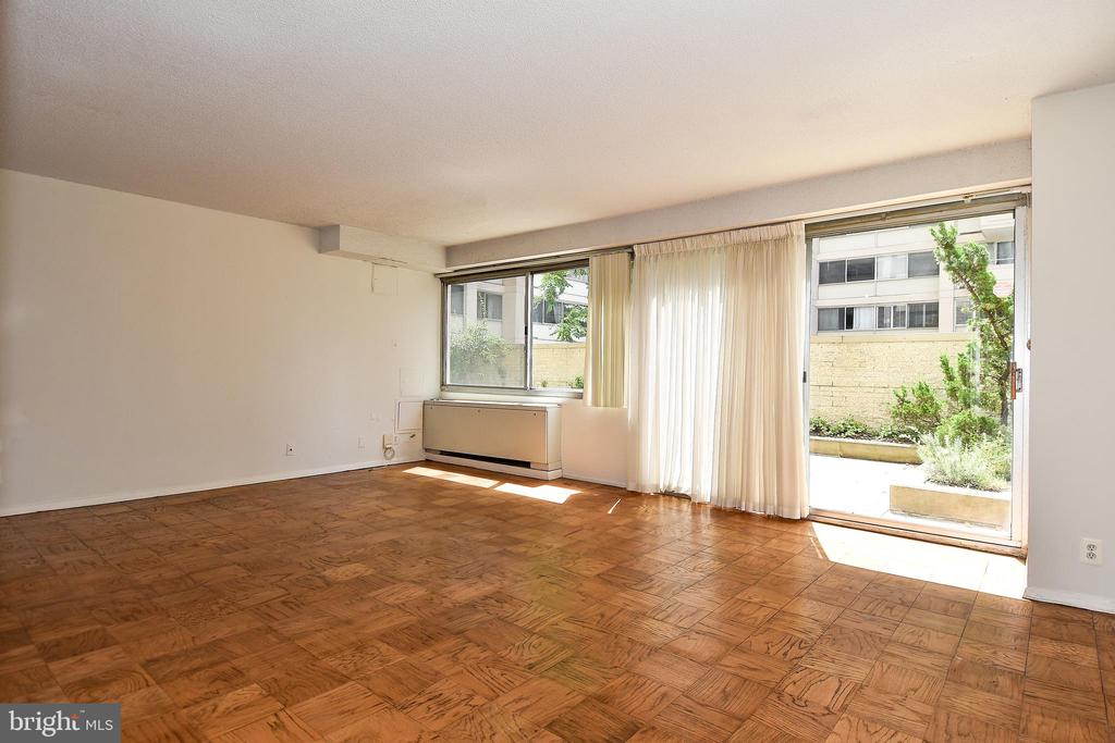 5500 FRIENDSHIP BOULEVARD Unit: 816N